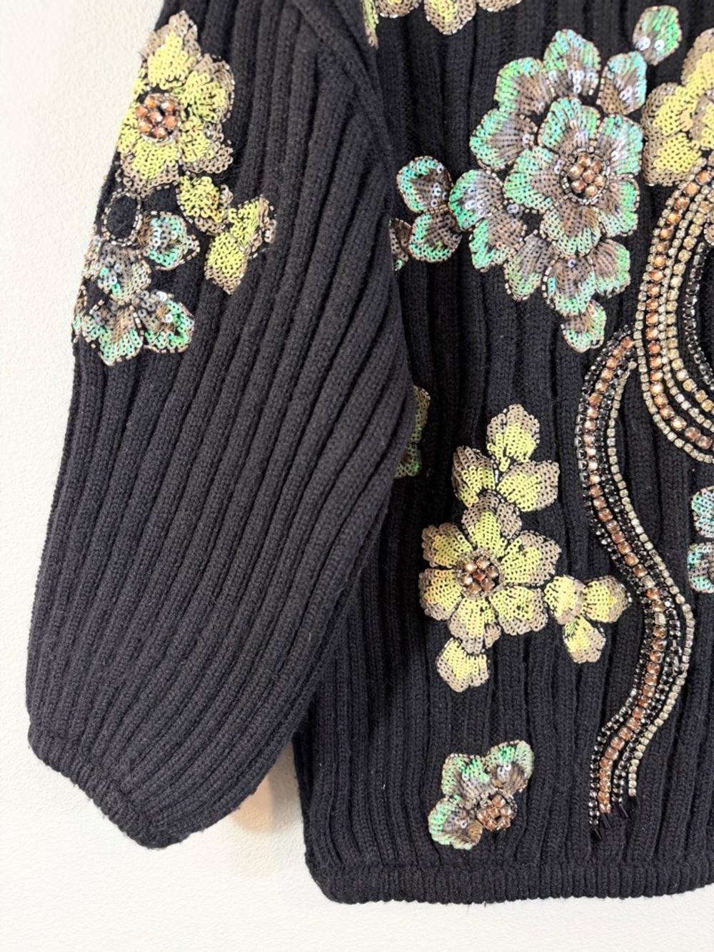 Zara Limited Edition Sequin Sweater Size S Black Ribbed Knit Beaded Floral - Picture 4 of 13